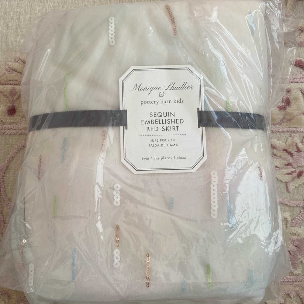 NWT Pottery Barn kids Twin Bed skirt